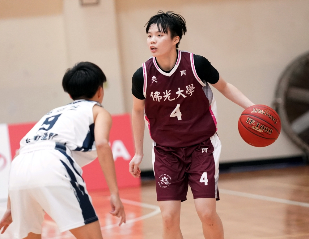 佛光大學李宜樺6分8助攻。