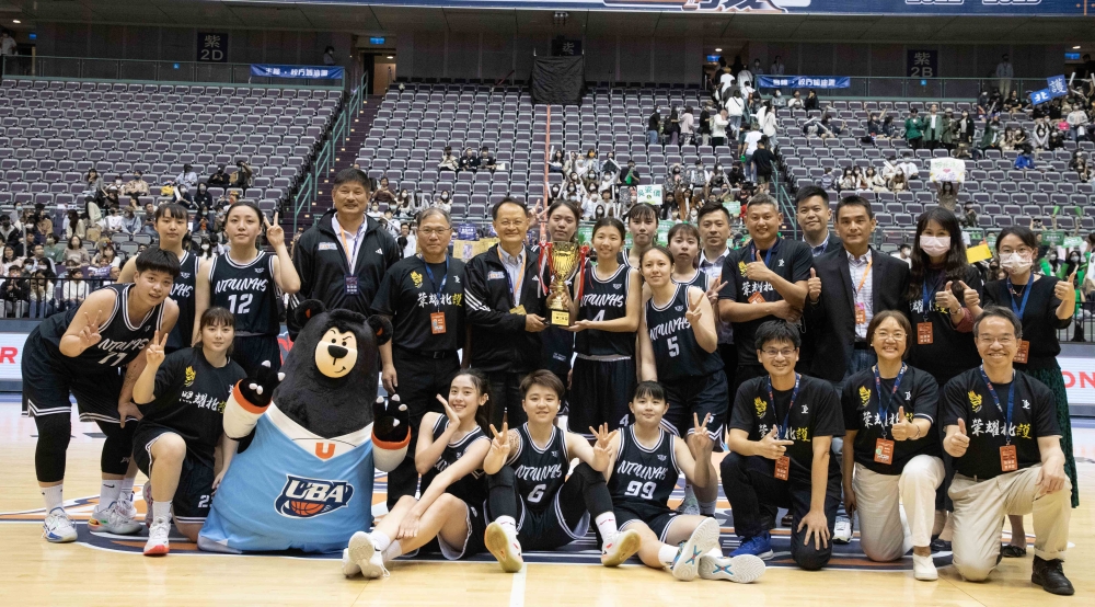 11學年度富邦人壽UBA大專籃球聯賽公開女二級第二名國立臺北護理健康大學。