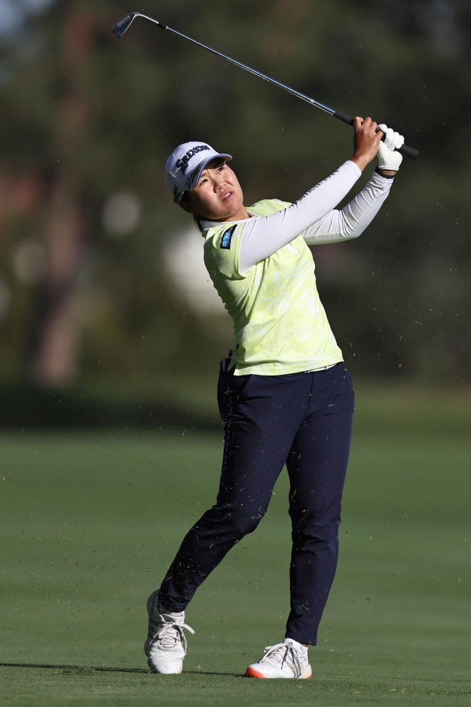日本球員畑岡奈紗在洛杉磯公開賽兩天成績-7(67-68)，並列領先；圖為她在第一洞的第三桿。(圖片授權 Michael Owens/Getty Images/LPGA)