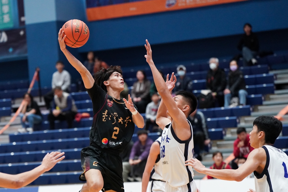 臺灣大學陳柏亦14分4籃板。