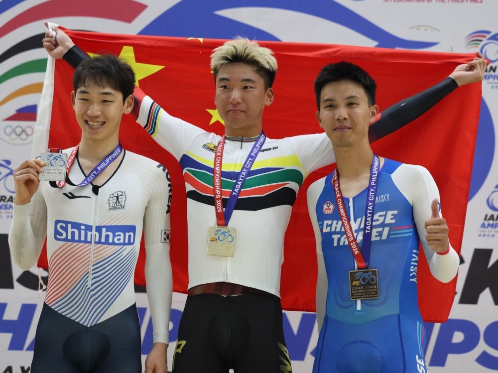 菁英男子4公里個人追逐賽杜志濠(右)銅牌。