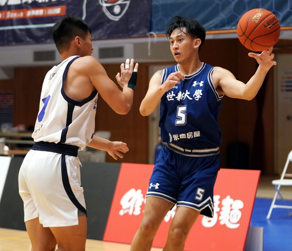 世新大學陳將双22分9籃板5助攻。