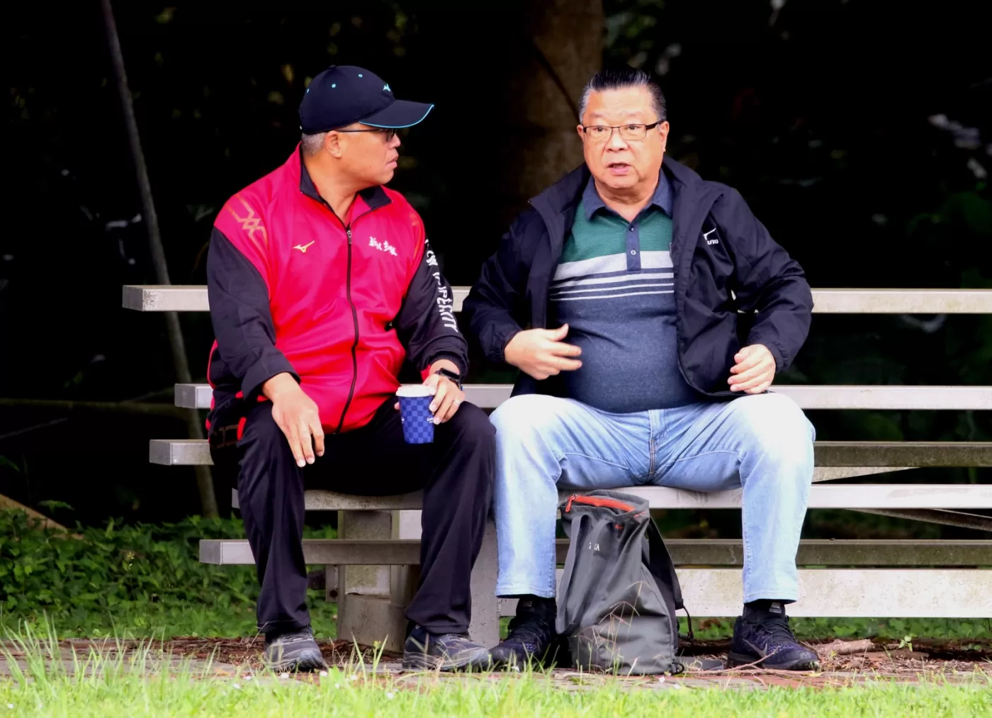 新北凱撒領隊宋守智(右)和教練林政賢。中華企業射箭聯盟/提供。