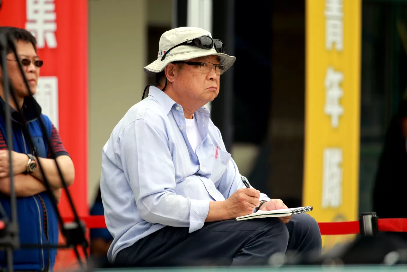 新北凱撒領隊宋守智認真作筆記。中華企業射箭聯盟/提供。