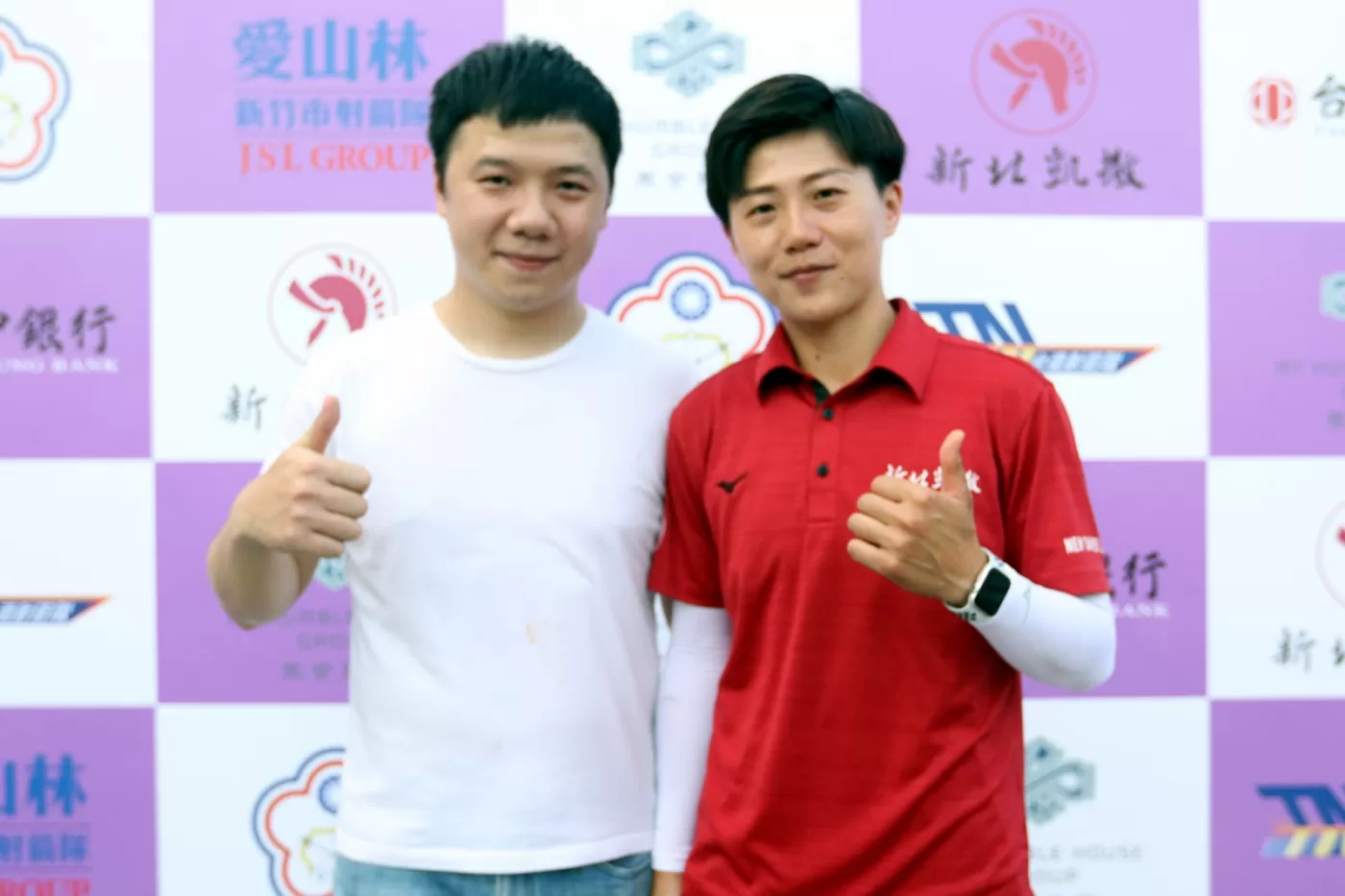 雷千瑩和雙胞胎弟弟雷凱復。中華企業射箭聯盟/提供。