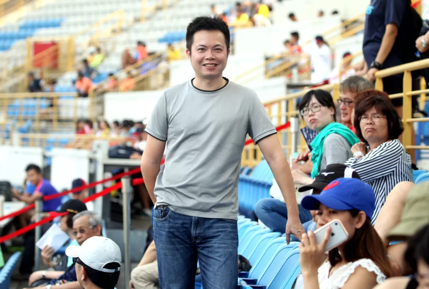 人稱「田徑行動資料庫」的臺灣長跑競技網洪國智。林嘉欣/攝影。