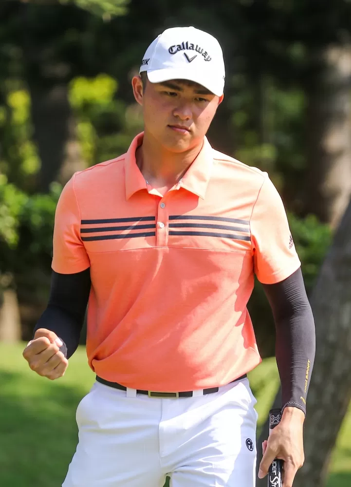 業餘選手蘇晉弘總桿數142(-2)在業餘組領先。林聖凱/攝影。