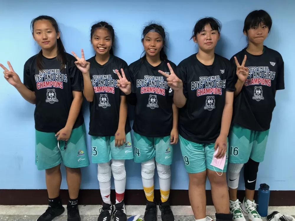 永康「五俠女」許云綺(左起)、雙胞胎林冠妤、林冠彣、黃翊蓁、邱芷媗。大會提供。