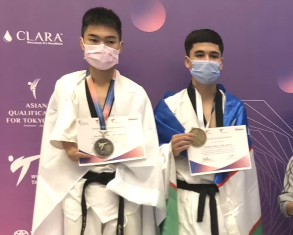 陳健強（左）。中華民國殘障體育運動總會／提供。