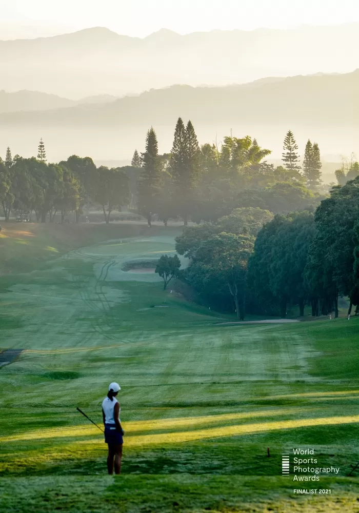 攝影師阿徹這張高爾夫照片入圍世界運動攝影大賽決選。Charles Sports/提供。