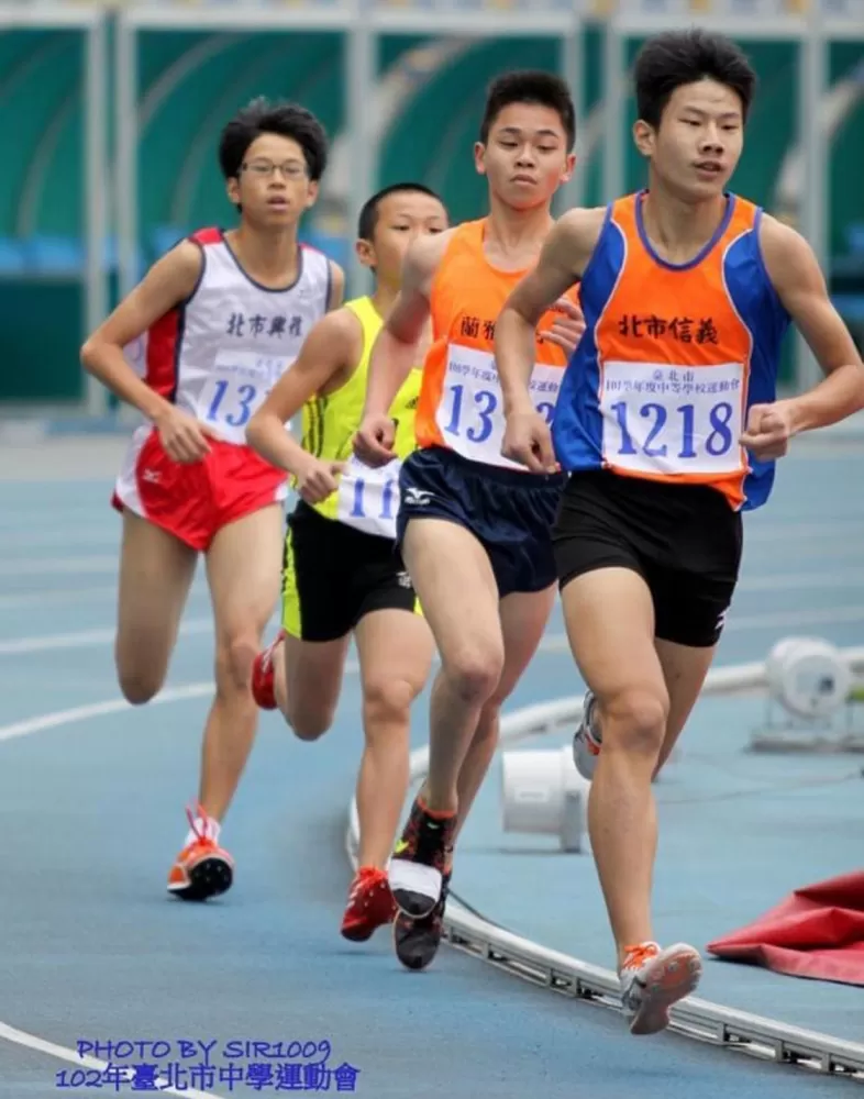 廖大維（右二）。葉慶年／攝影。