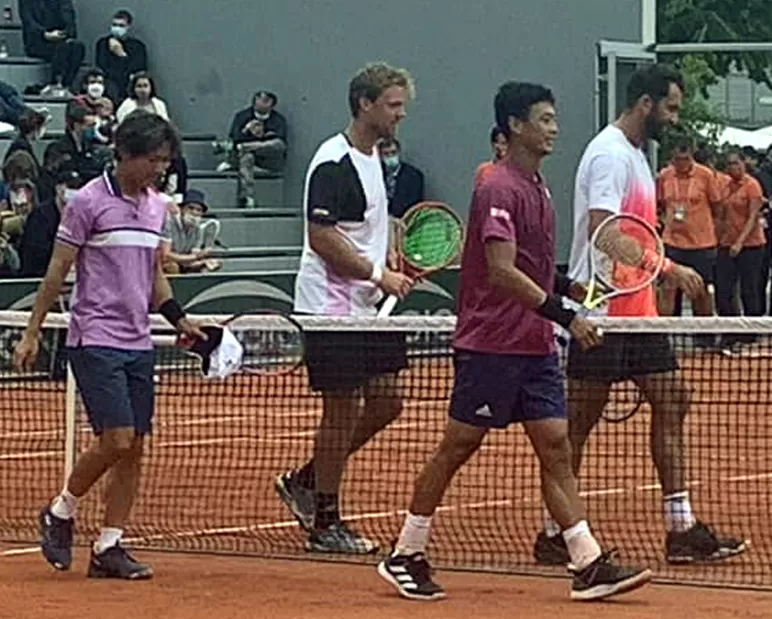 盧彥勳和西岡良仁。取自盧彥勳粉專。