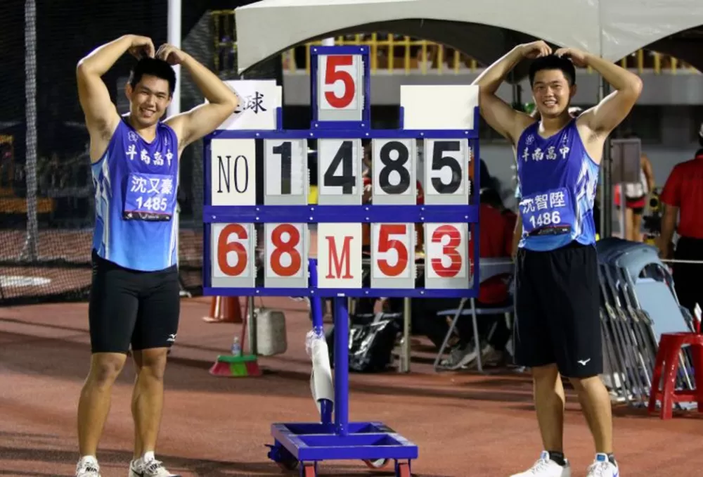 沈又豪和弟弟沈智陞。林嘉欣/攝影。