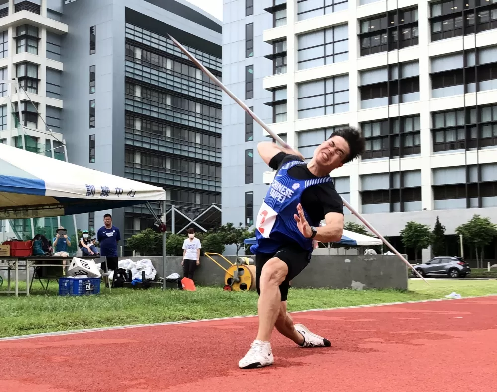 黃士峰以85.03公尺達標東京奧運參賽標準85公尺。田徑協會／提供。
