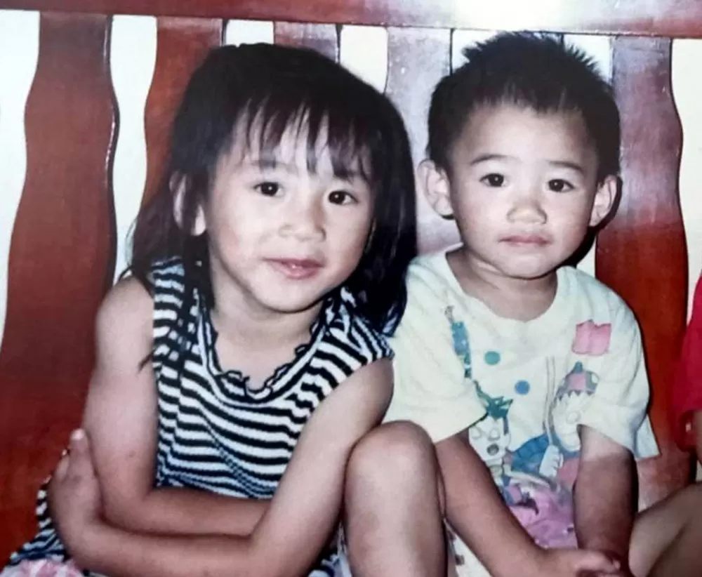 謝喜恩（左）從小就是個美人胚子。謝喜恩／提供。