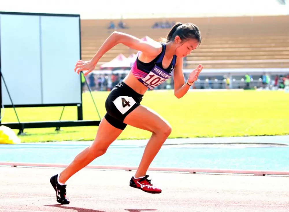 新北明德高中「跨欄甜心」童苡茹。林嘉欣／攝影。