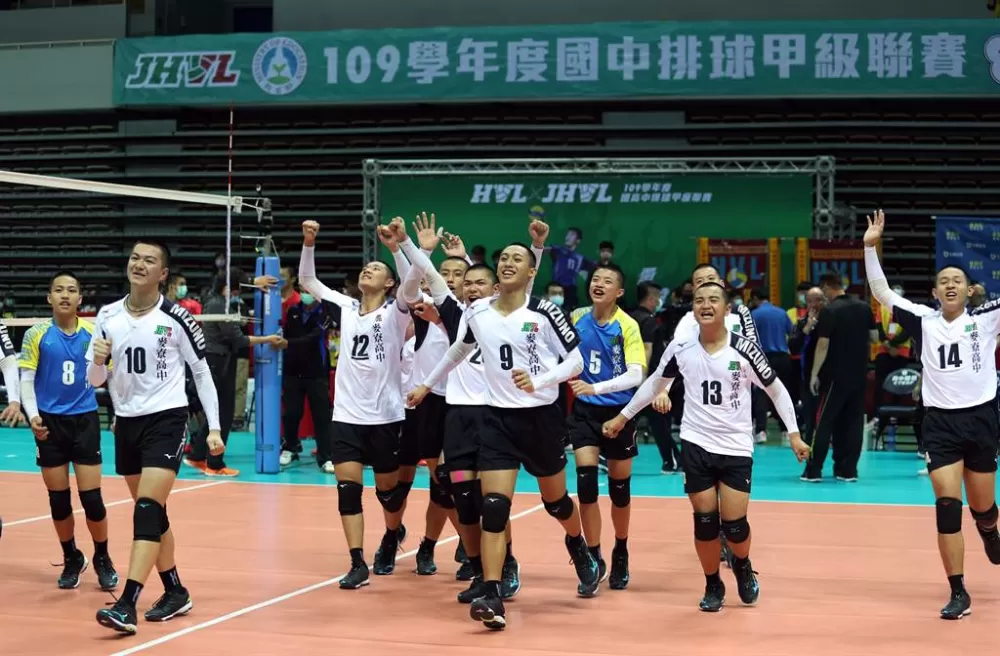 麥寮高中國中部男排隊勇奪隊史JHVL首冠。(高中體總提供)