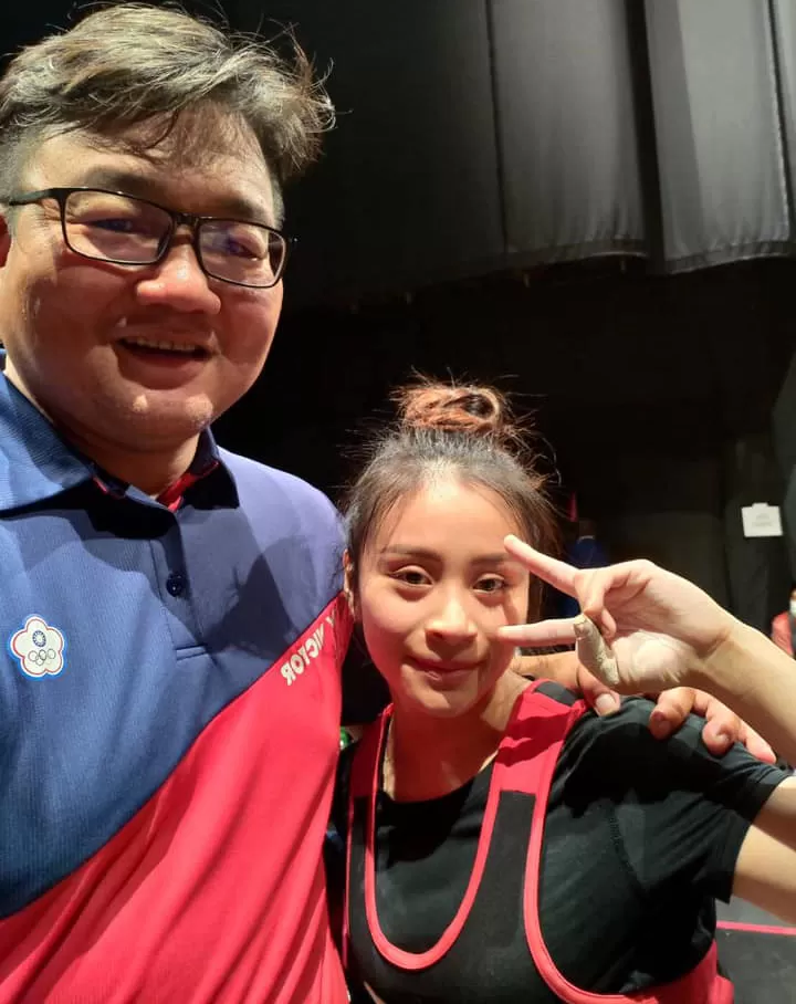 方莞靈(右)。舉重協會/提供。