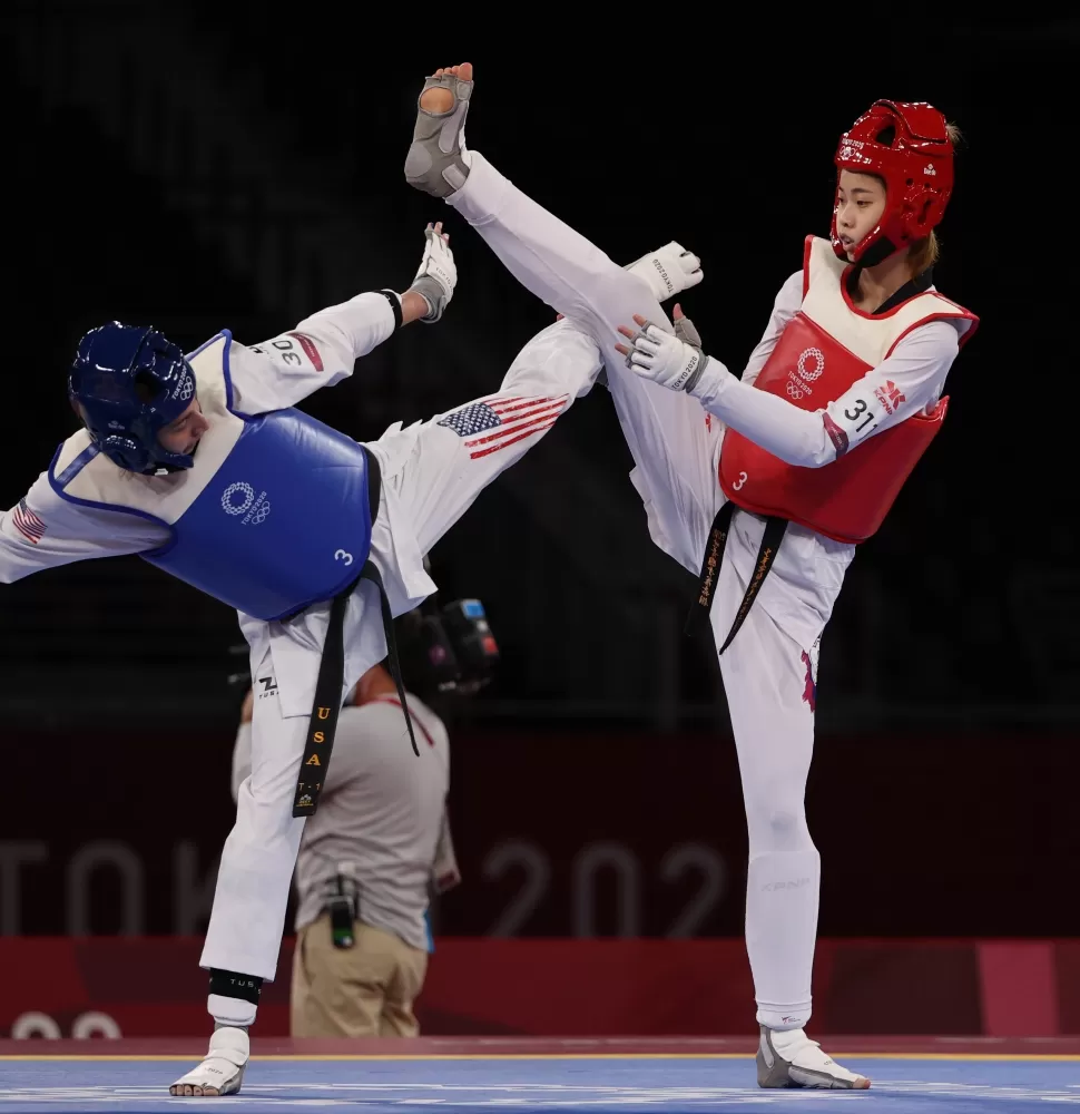 羅嘉翎(右)勇奪銅牌。體育署提供。