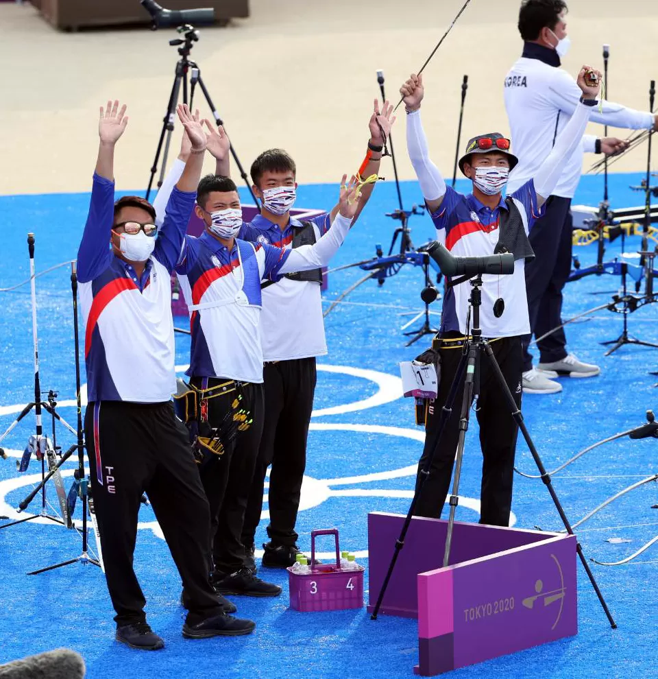 中華男團奪銀。體育署/提供。