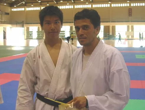 賴正鎧跟委內瑞拉教練哈菲亞合照。