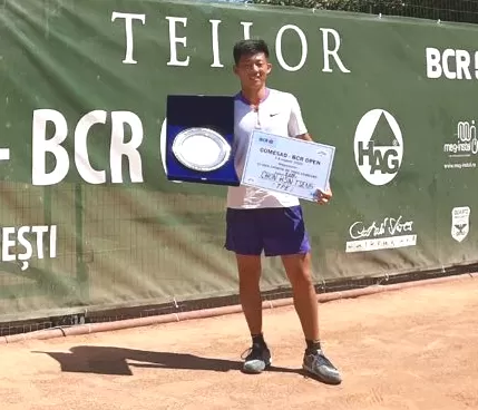 曾俊欣單、雙打都奪冠。曾育德提供（下同）。