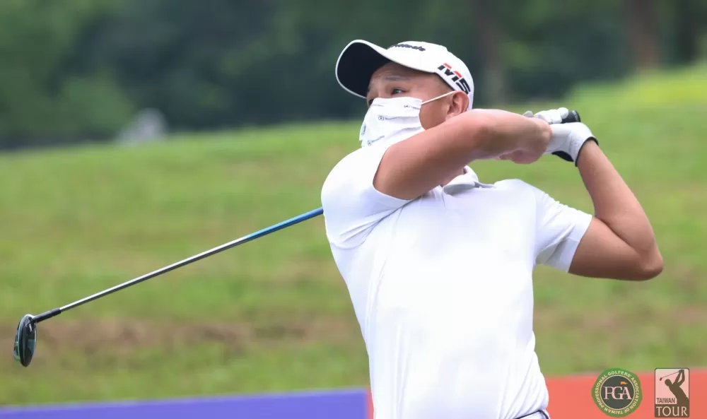 第一回合張建棋67桿(-5)暫並列第一。