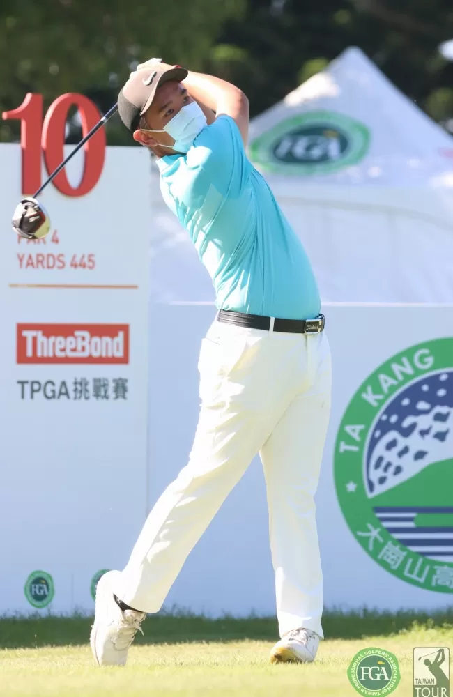 ThreeBond TPGA 挑戰賽第一回合,業餘選手張簡克諺67桿(-5)暫並列第一。