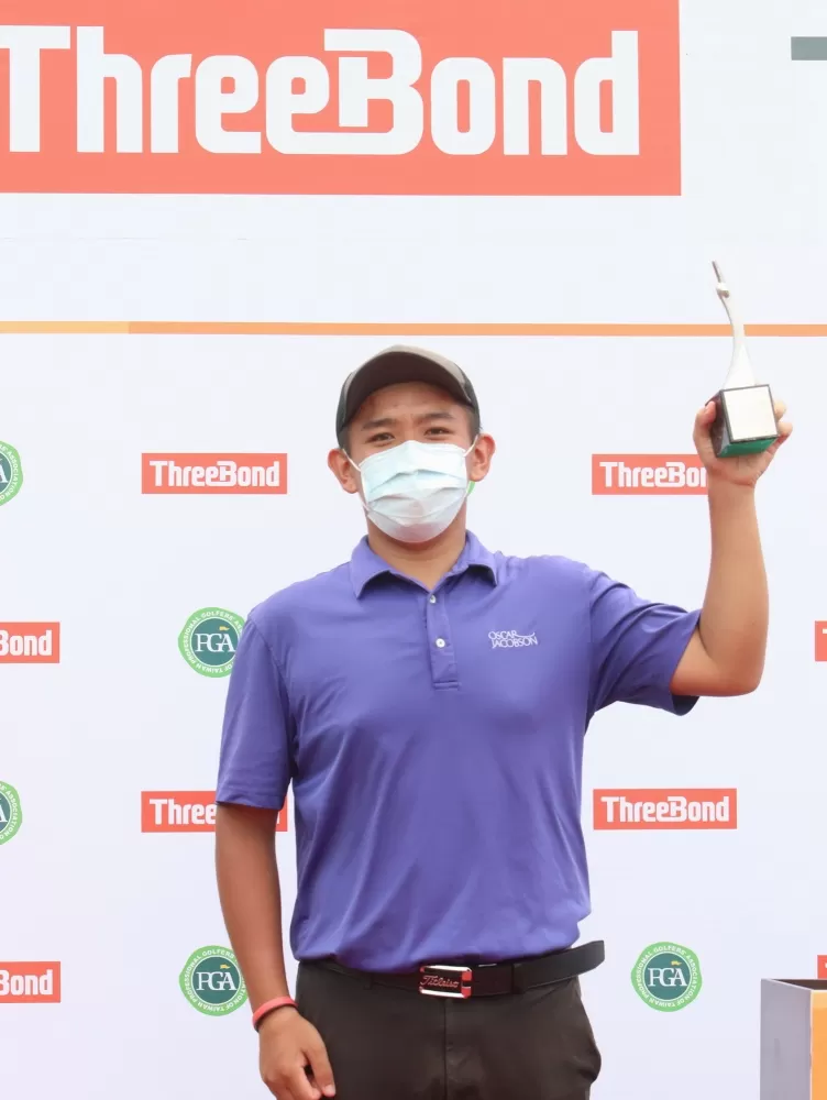  ThreeBond 挑戰賽業餘冠軍張簡克諺。