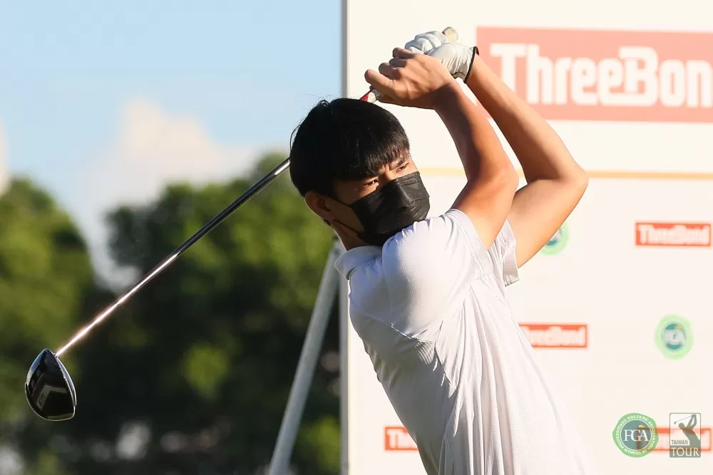 主場業餘選手林義淵首回合71桿(-1)，與另外三位業餘選手暫並列第八。葉勇宏／攝影。