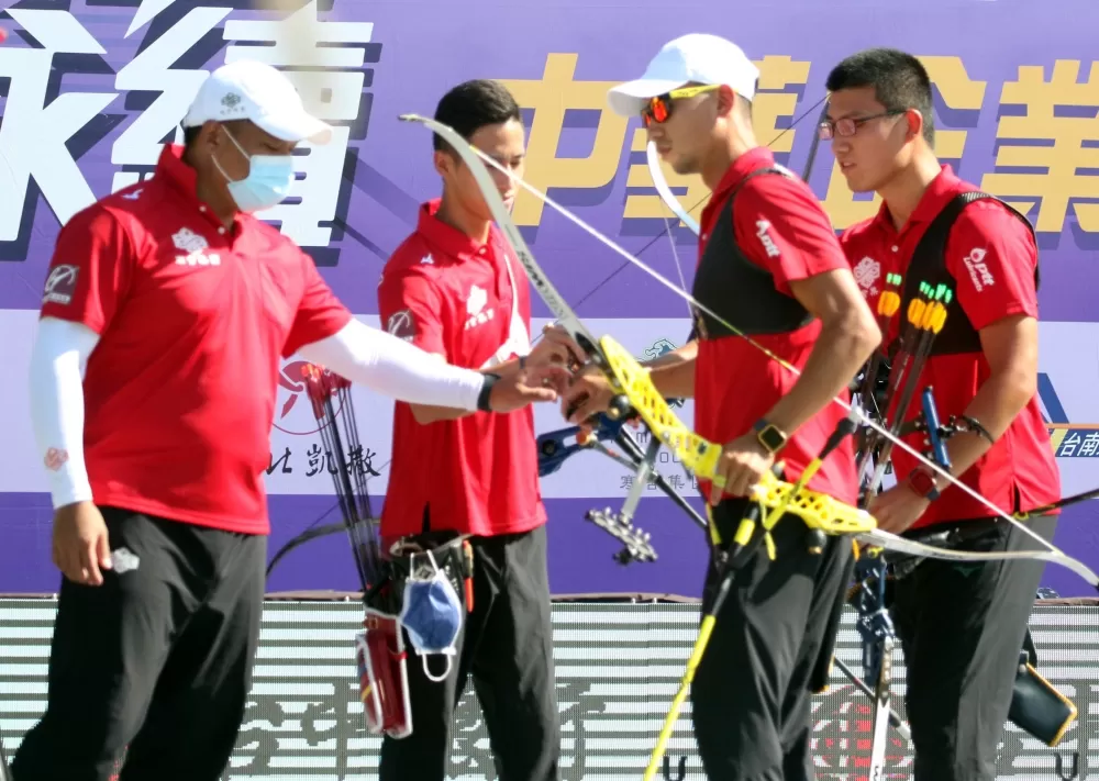 寒舍男團。中華企業射箭聯盟/提供。
