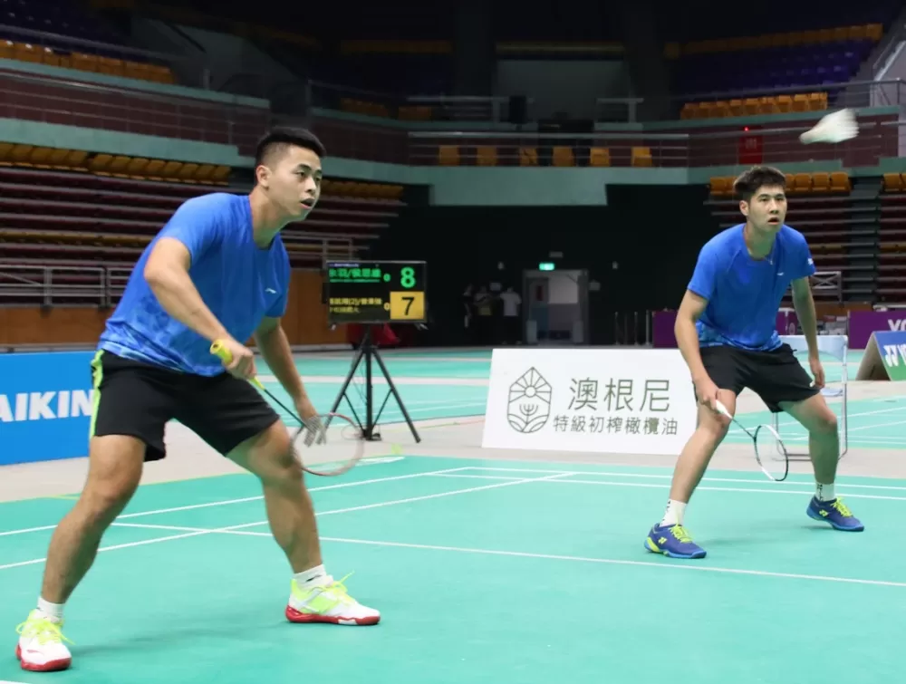 乙組男雙亞軍 老頭擺李寧土銀清大余羽  老頭擺勢必得台科大侯思維。