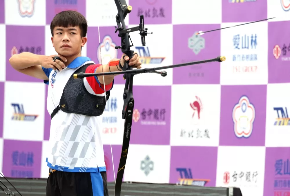 鄧宇成連兩役都為新竹愛山林隊貢獻兩點勝利，是最大功臣。中華企業射箭聯盟／提供。