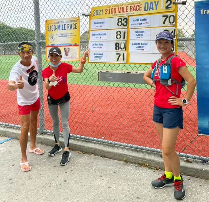 羅維銘(左)首日跑了80英里。Renny Shih提供(下同)。