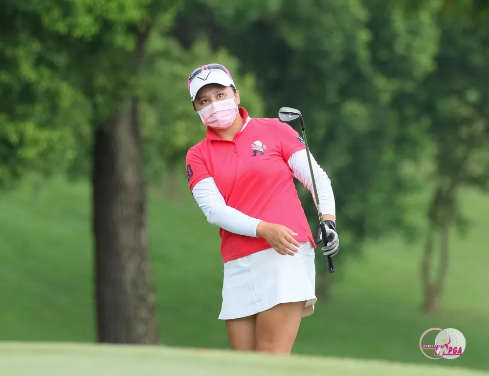 伍以晴69桿(-3),暫並列第二。