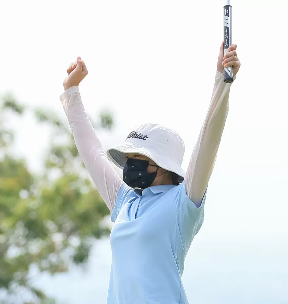 紐西蘭籍洪玉霖奪冠後興奮舉起雙手慶賀。TLPGA提供_葉勇宏攝影(下同)。