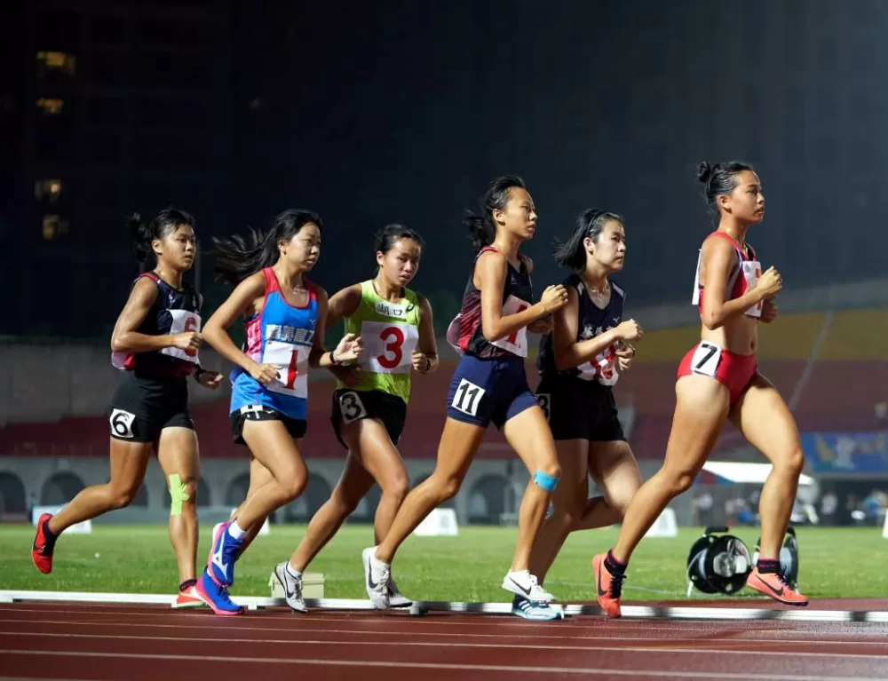 翁妤珊(前)。快門工/攝影。