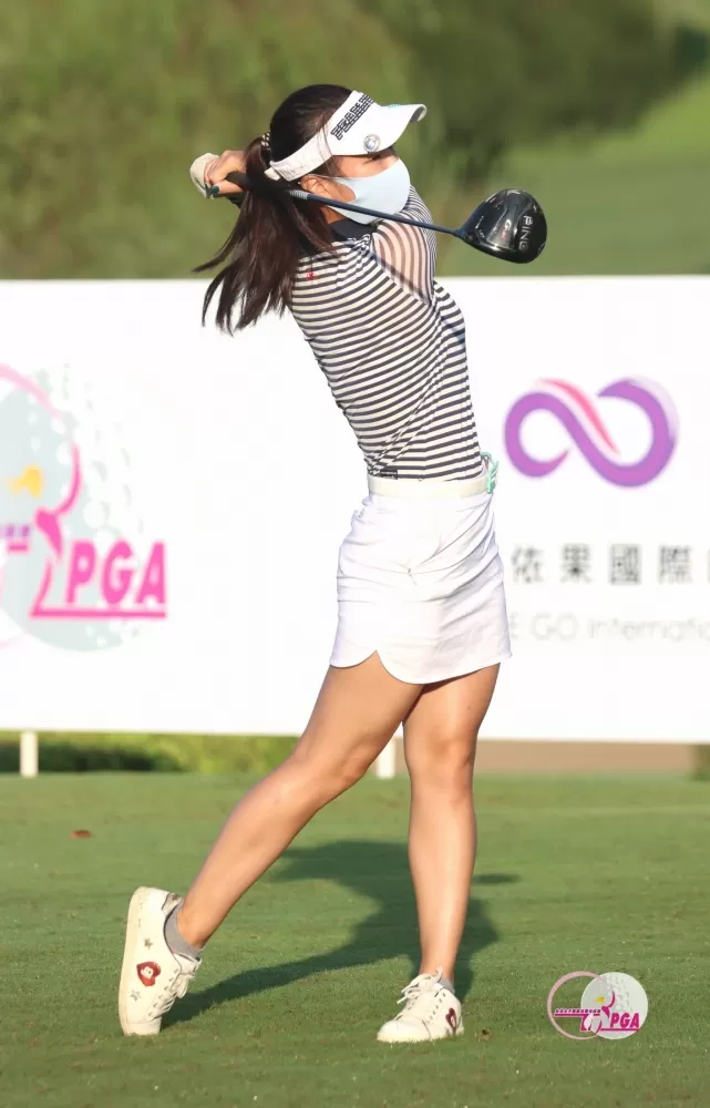 第一回合業餘女子A組 洪芸萱80桿(+8)暫列第一。
