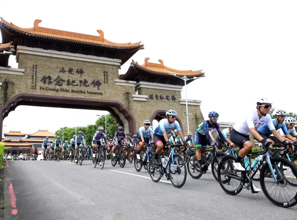 公路菁英排名賽出發畫面。中華民國自由車協會提供(下同)。