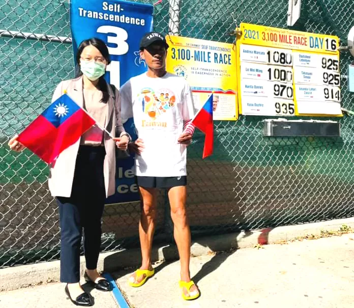 台灣經文處人員到場祝賀。