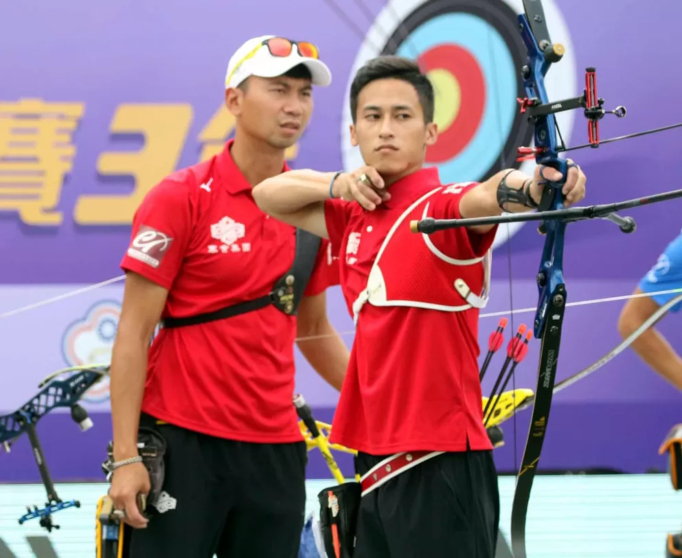 余冠燐(前)和魏均珩是寒舍集團隊友。林嘉欣/攝影。