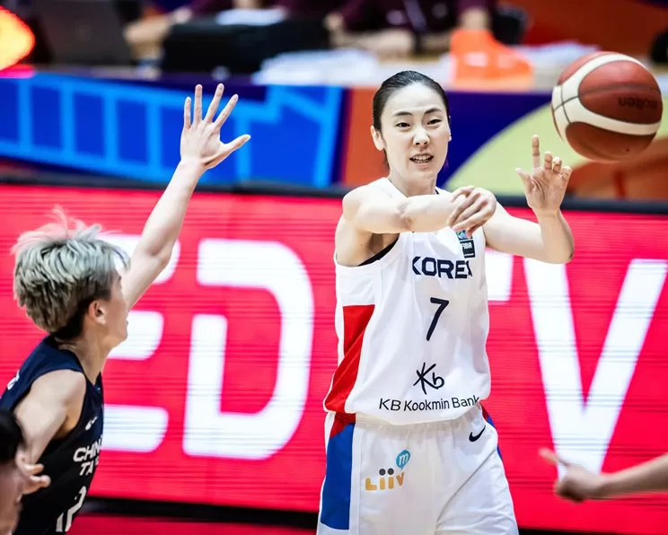 南韓31歲射手朴惠珍末節飆16分含3記三分彈射翻中華。取材自FIBA 官網。