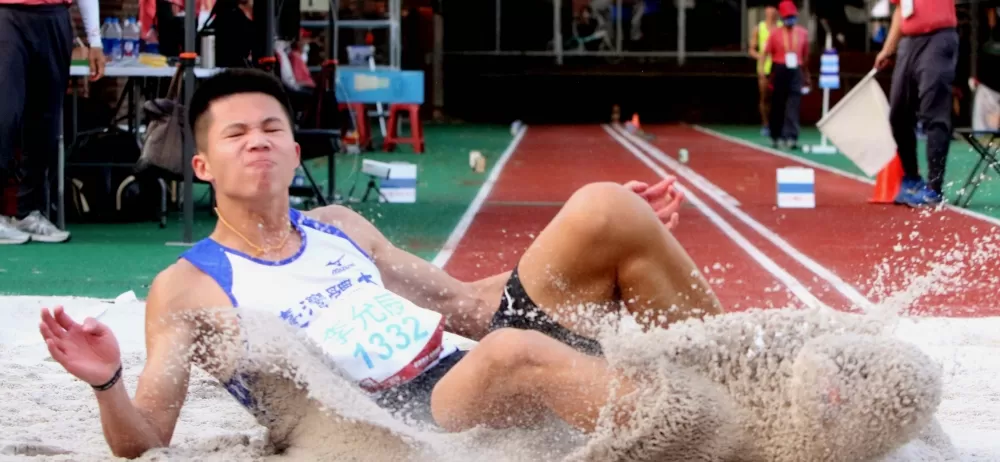 李允辰三級跳破大會紀錄 。林嘉欣/攝影。