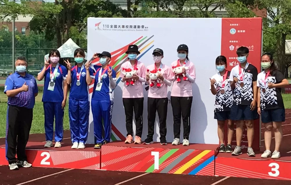 中山大學賴亭諭三金入袋。中山大學射箭隊提供。