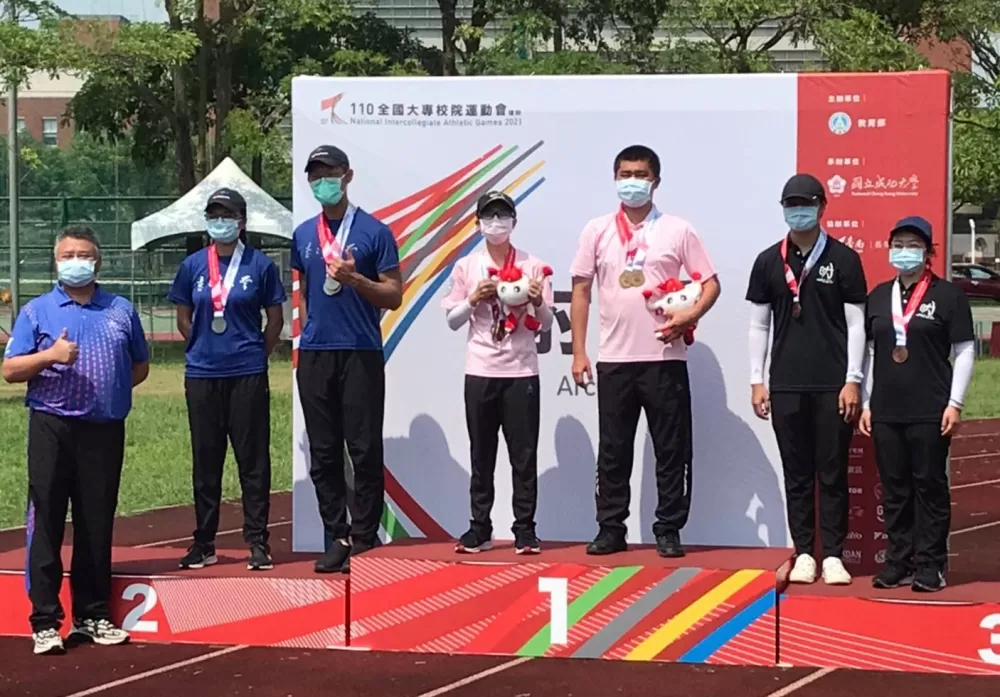 中山大學賴亭諭三金入袋。中山大學射箭隊提供。