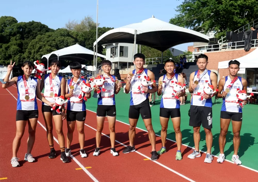 台體大雙料冠軍到手。林嘉欣／攝影。