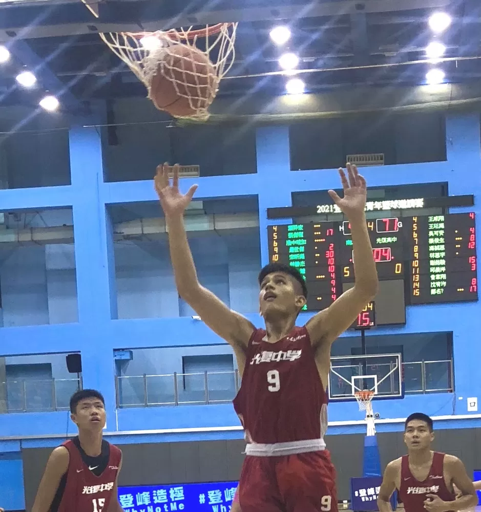 光復林恩宇展現禁區霸氣。大會提供。（下同）。