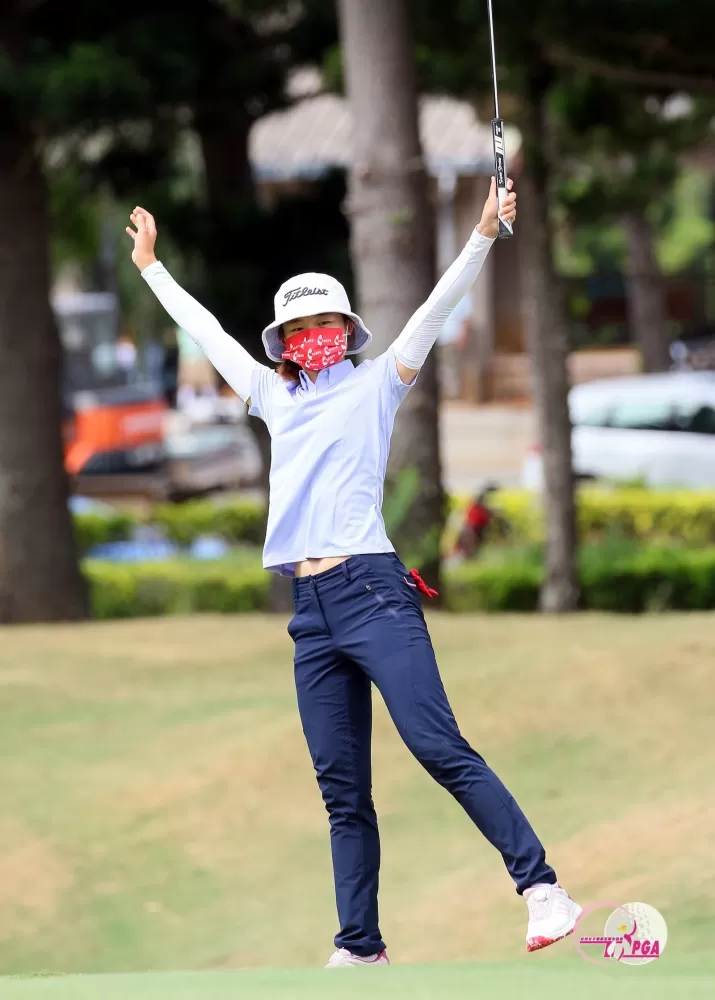 紐西蘭籍洪玉霖第18洞長推抓鳥,以三桿之差奪下冠軍。