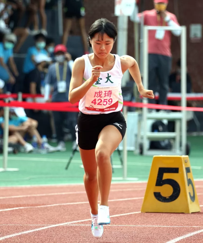 台大成琦全大運初體驗奪三銅。林嘉欣/攝影。