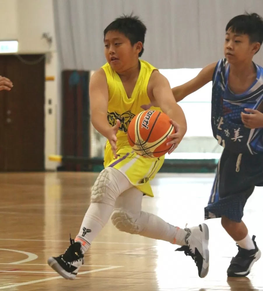 北市仁愛第三節潘柏翰豪取12分。